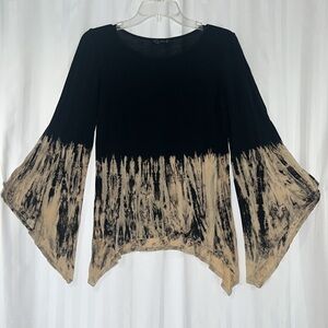 Women’s Black and Beige flowy long sleeve tunic top